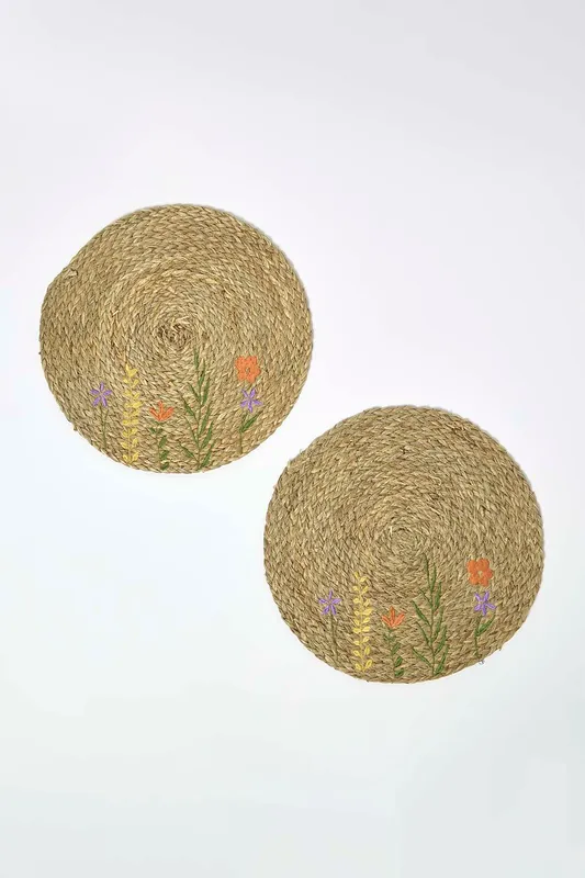 Round Floral Bulrush Placemats, Set of 2 - Homescapes