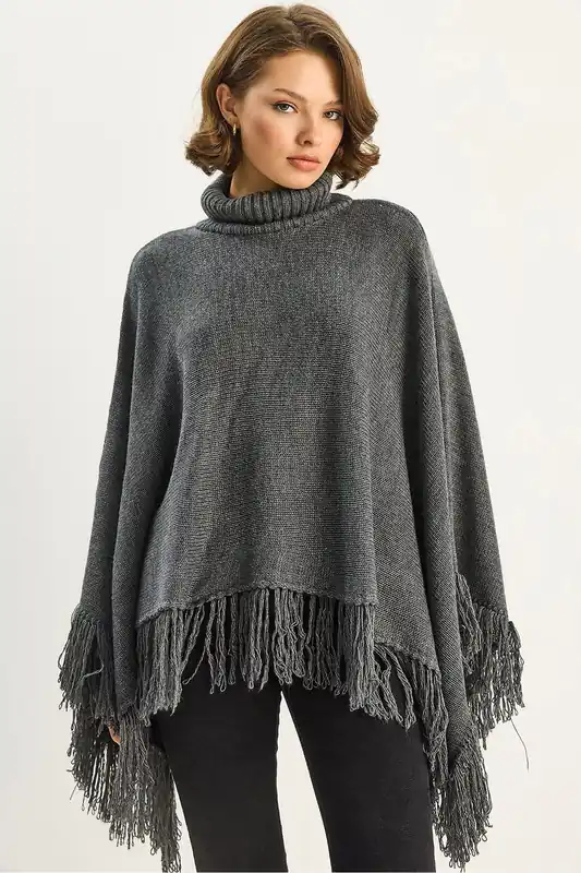 Turtleneck Poncho - Bianco Lucci