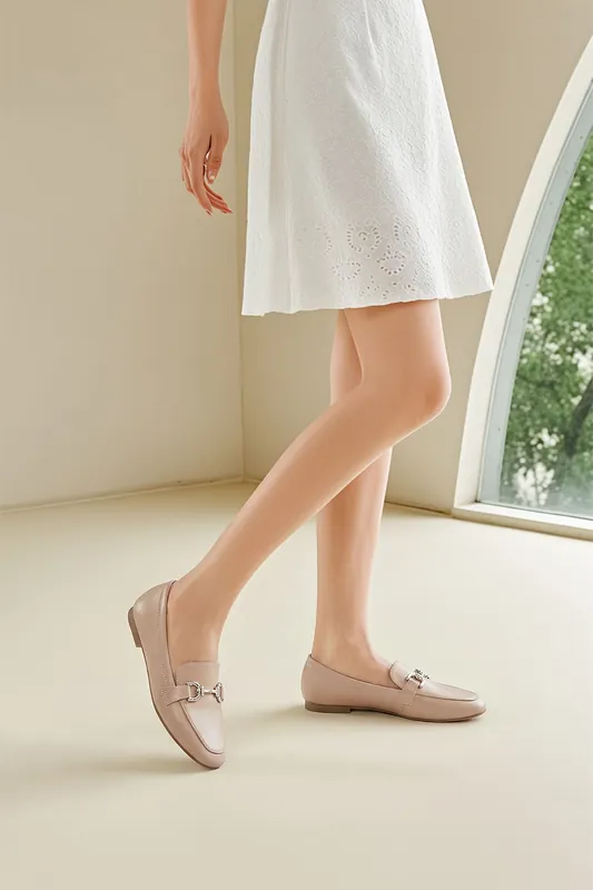 Chic PU Loafers with Silver Chain Detail - MODISHION