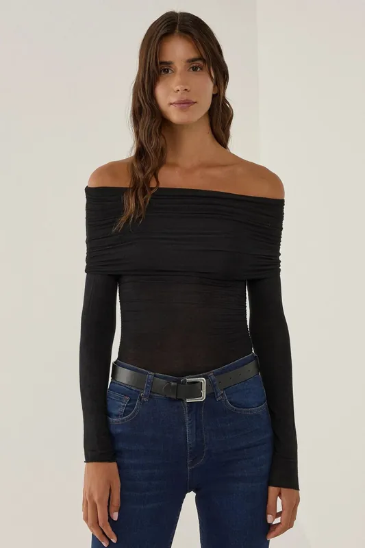 Off Shoulder Knitted Blouse - Hiccup