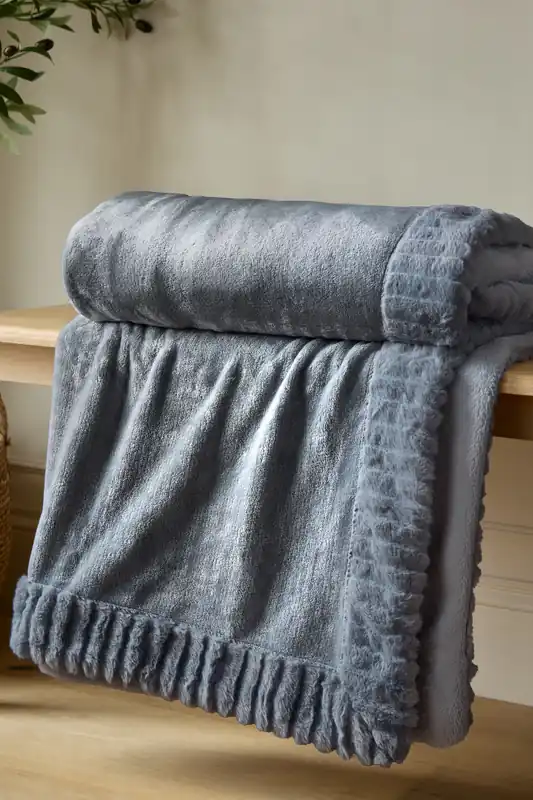 'Velvet and Faux Fur' Throw - Catherine Lansfield