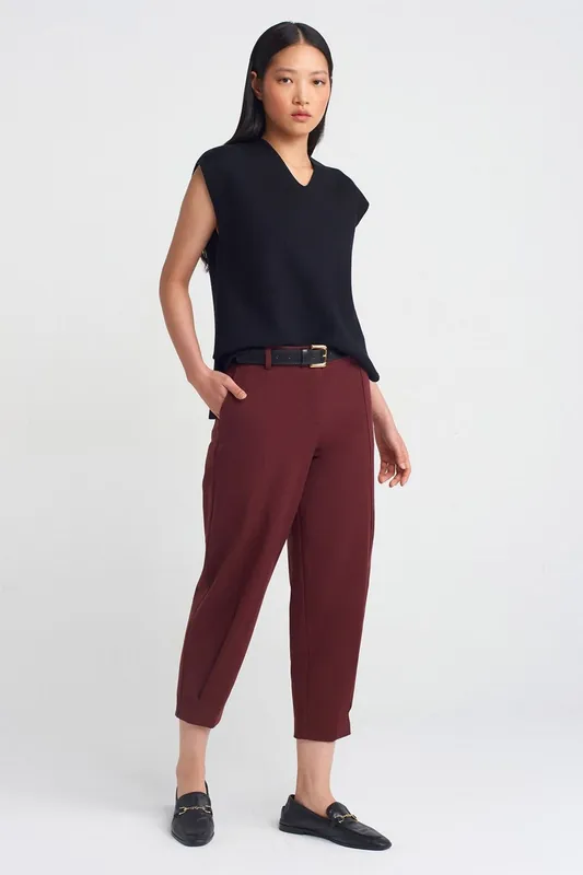 Women's Belted Straight-leg Capri Trousers