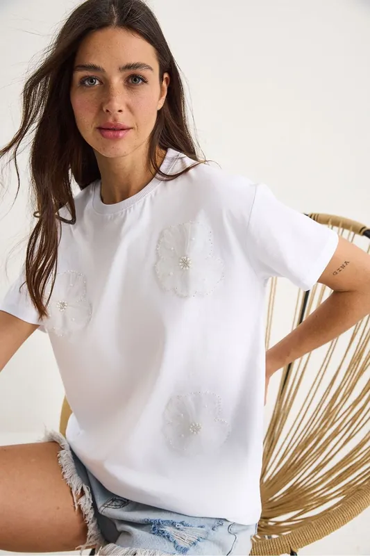 Floral Print Crew Neck T-Shirt with Accessory Detail