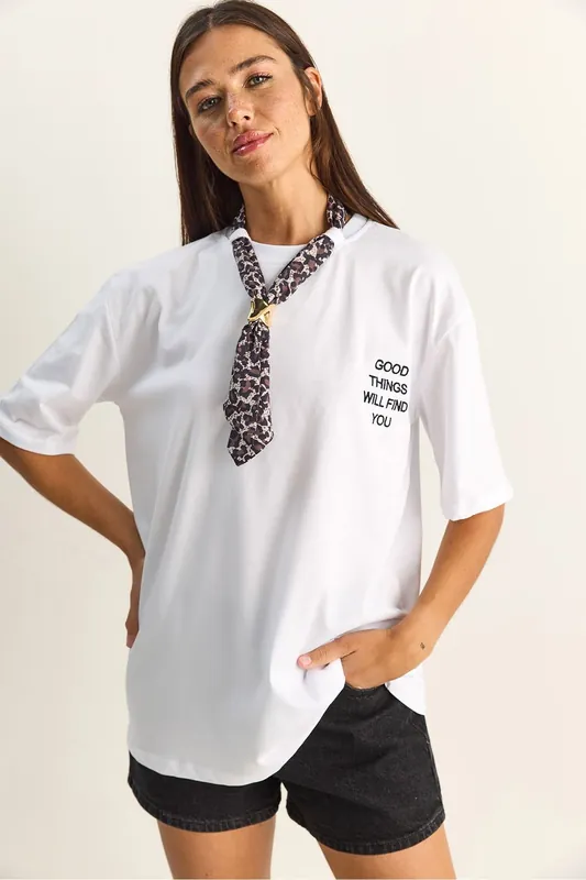 Oversized Crew Neck Printed T-Shirt with Accessories