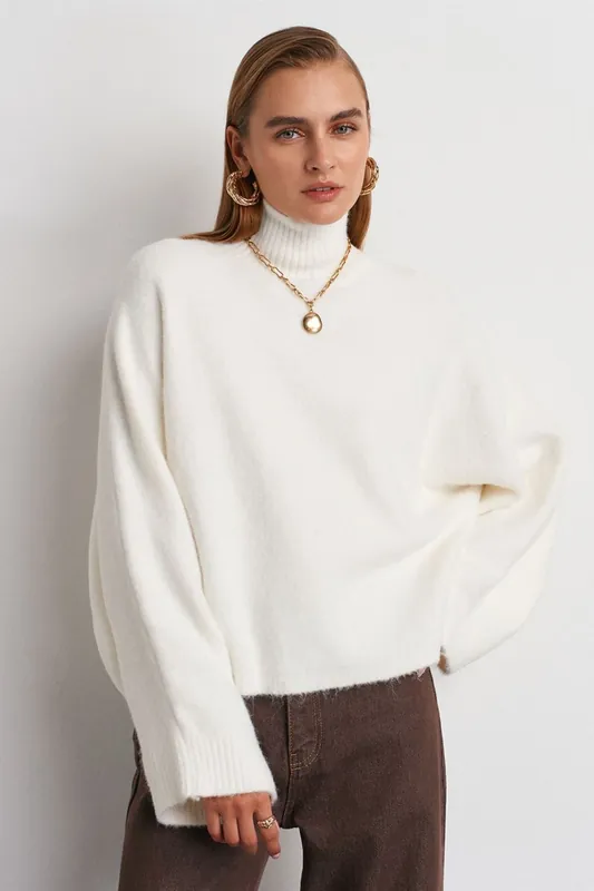 Oversized Ribbed Turtleneck Sweater - Dilvin