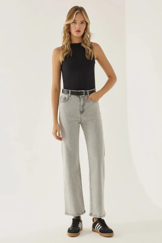 High Waist Straight Leg Denim Jeans - Hiccup