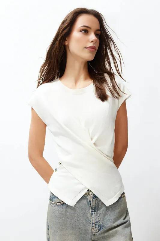 Fitted Crew Neck Short Sleeve Knit Blouse - WOVCOR