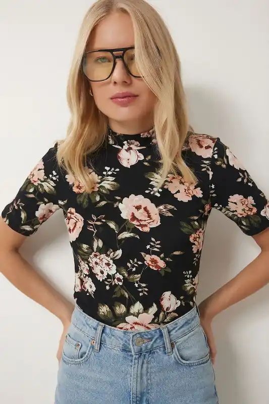 Floral Half Turtleneck Short-Sleeve Slim Fit Blouse