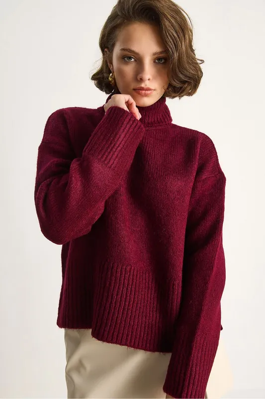 Oversized Knit Turtleneck Sweater - Bianco Lucci