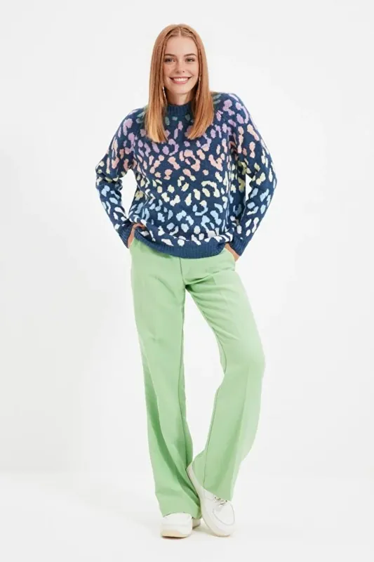 Soft Textured Knit Sweater with Leopard Pattern - WOVCOR