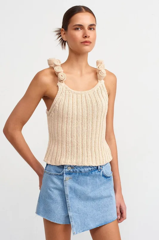 Scoop Neck Knitted Ribbed Sleeveless Top with a Flower Decor - Hiccup