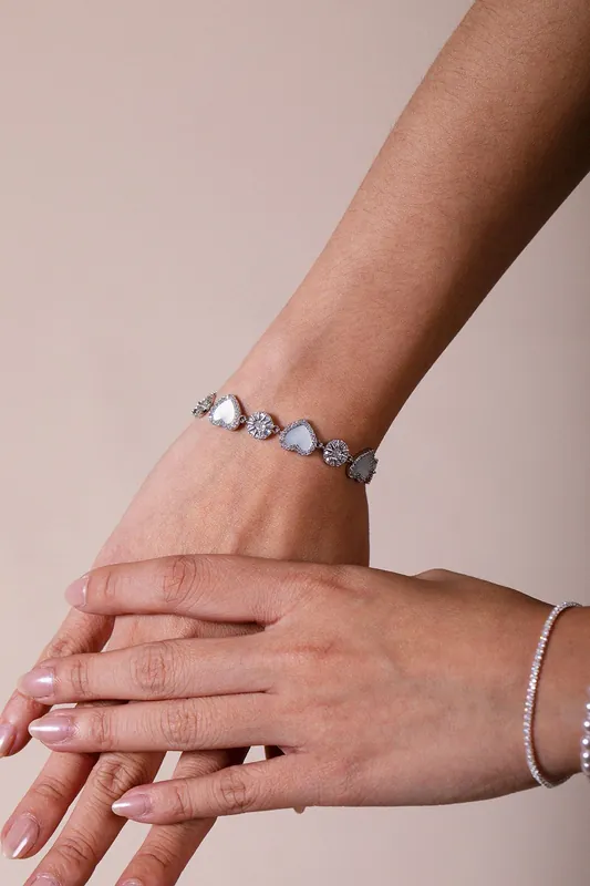 Heart Bracelet in Silver with Gift Box - SVNX