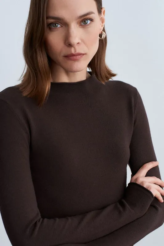 Women's Slim-fit Ribbed Half-turtleneck Sweater