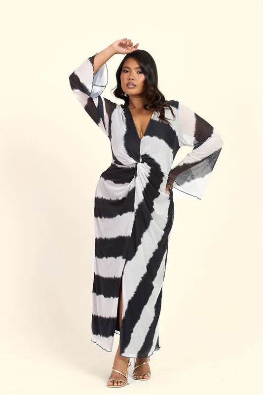 Curve Monochrome Twist Front Plunge Flare Sleeved Midi Dress - FASHION-SZN