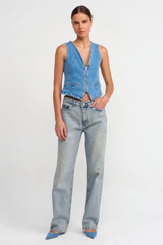 Women's Low-Waist Straight Leg Jeans