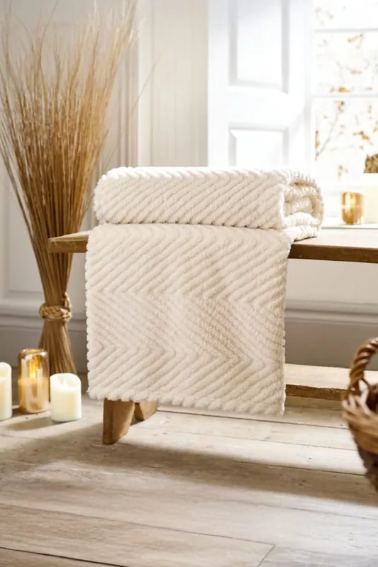 Jumbo Hemsworth Chevron Fleece Throw Blanket Super Soft Warm & Cozy 130x170cm - Deyongs