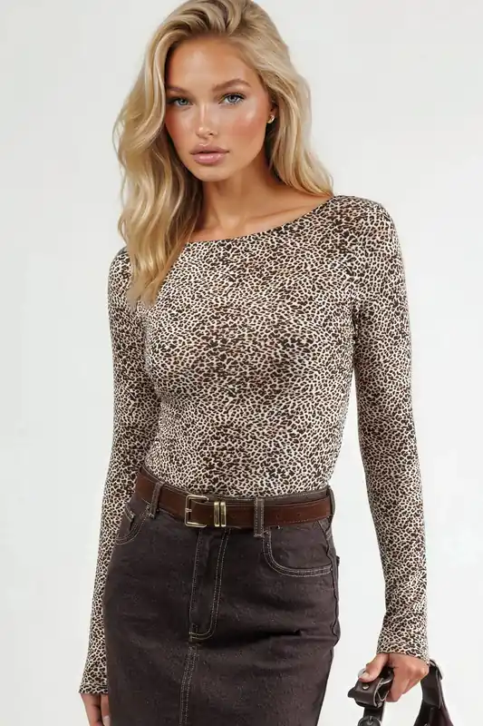 Slim Fit Boat Neck Leopard Print Blouse - Busem