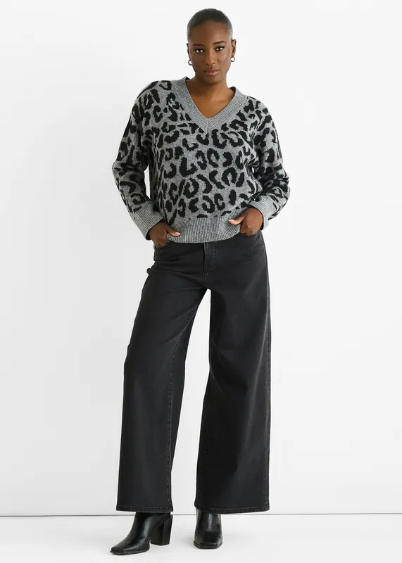 Grey Animal V Neck Short Knit Jumper - Gini London