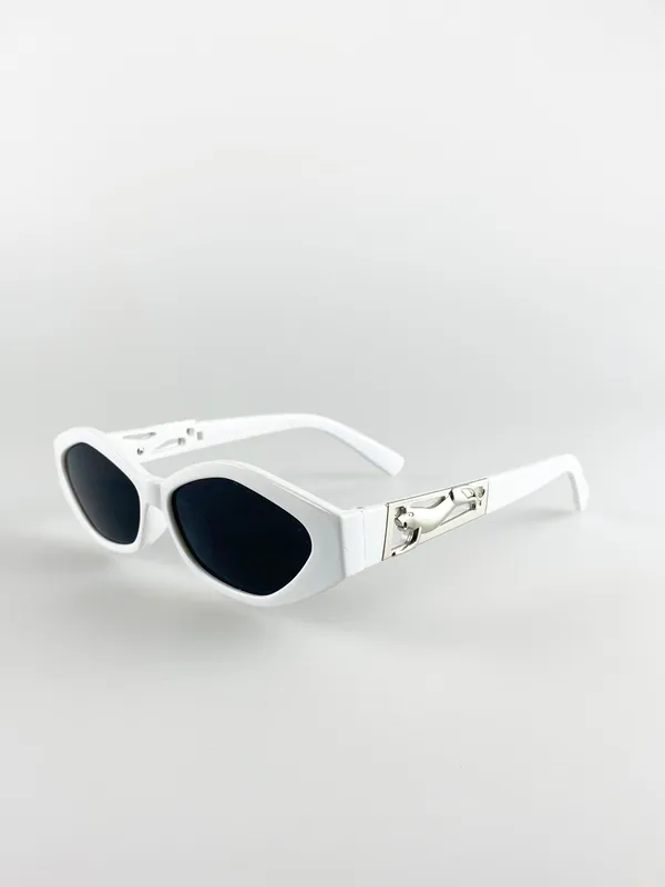 Angular Cateye Sunglasses With Metal Panther Badge - SVNX