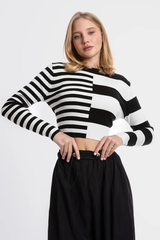 Striped Crew Neck Cropped Sweater - Hiccup