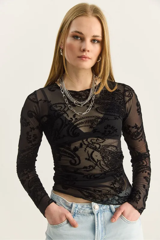 Slim Fit Cut Out Paisley Blouse - Bianco Lucci