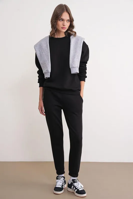 Basic Sweatshirt & Jogger Two-Piece Set