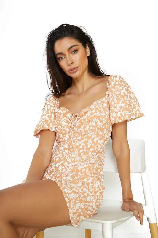 Scoop-Neck-Short-Sleeve-Mini-Dresses