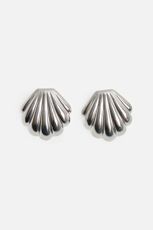Shell Detail Earrings Silver - Public Desire