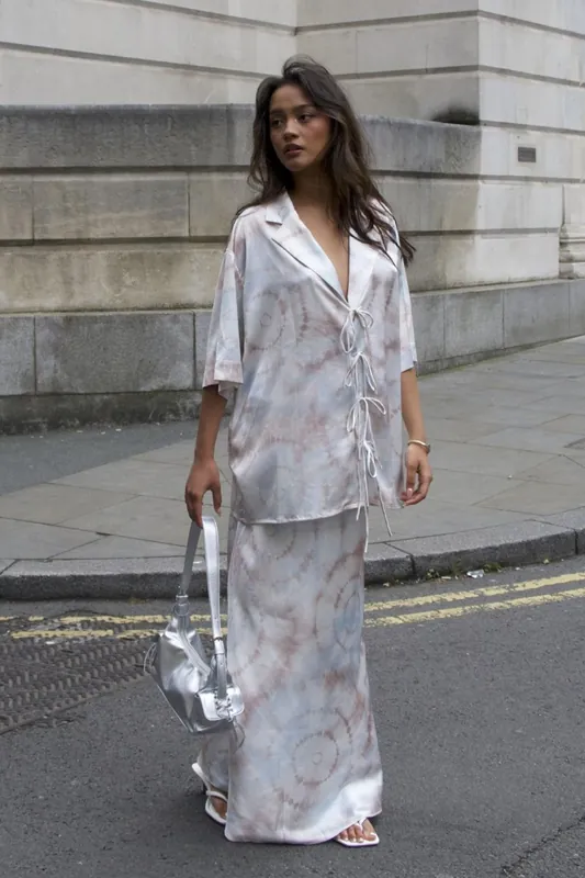 Short-Sleeves-Tie-Front- Blouse