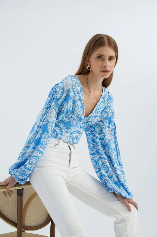 Abstract V Neck Balloon Sleeves Boho Crop Top - Hiccup