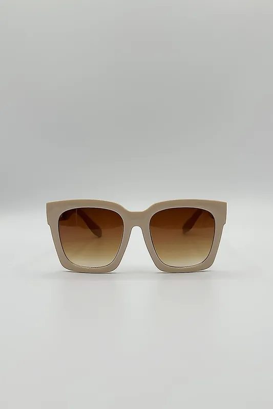 Oversized Sunglasses with Gold Chain Detail - SVNX