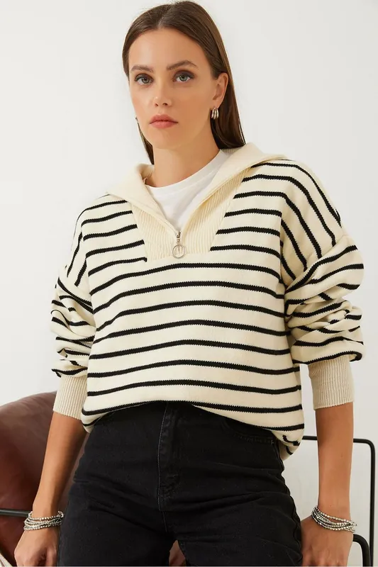 Striped Boxy Crop Sweater with Zipper Collar - Bianco Lucci