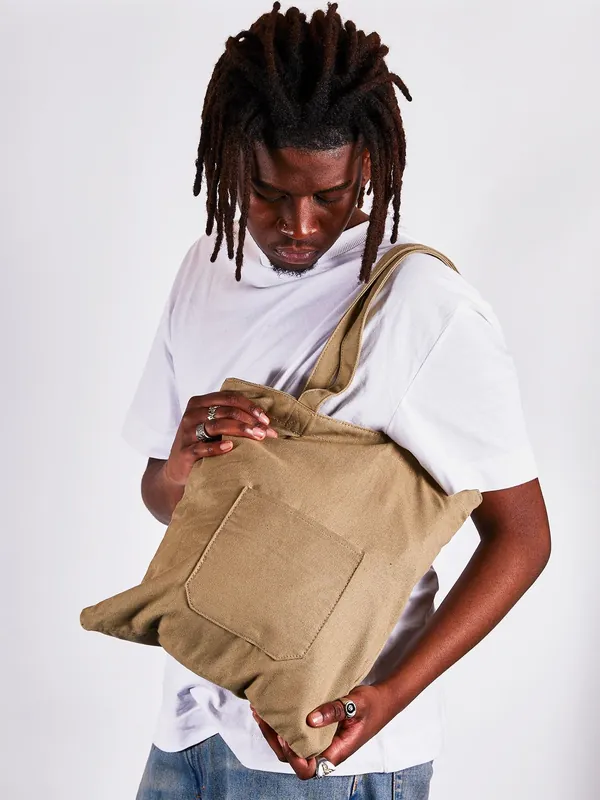 Linen tote bag with front pocket in bay leaf - SVNX