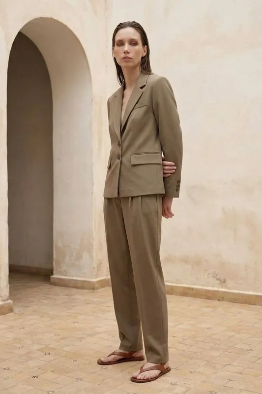 Women's regular-fit blazer jacket
