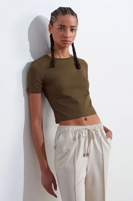 Women's Crop Slim-Fit Crew Neck T-Shirt