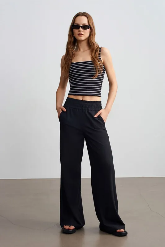 Women's Wide-leg Crepe Trousers