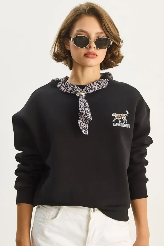 Crew Neck Sweatshirt with Print Accessory - Bianco Lucci