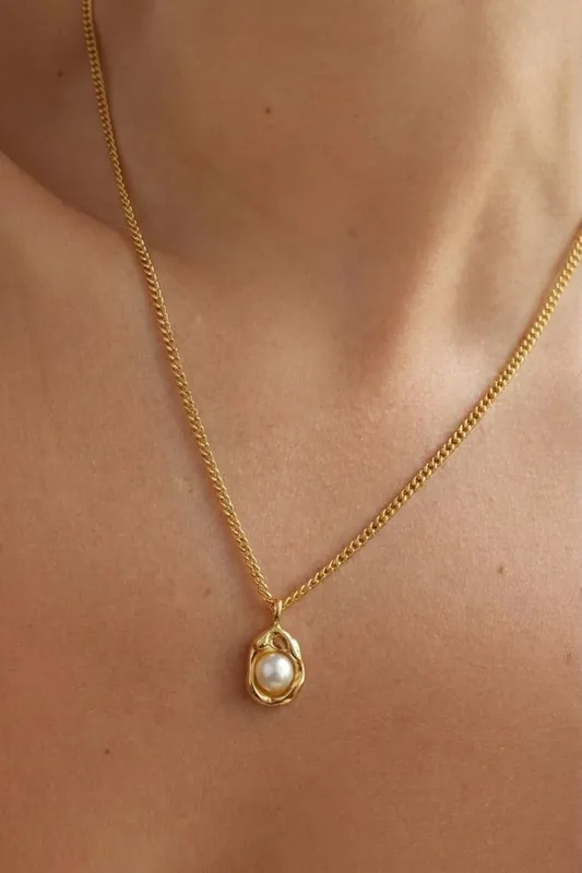 Gold Plated Pearl Pendant Necklace - Serla