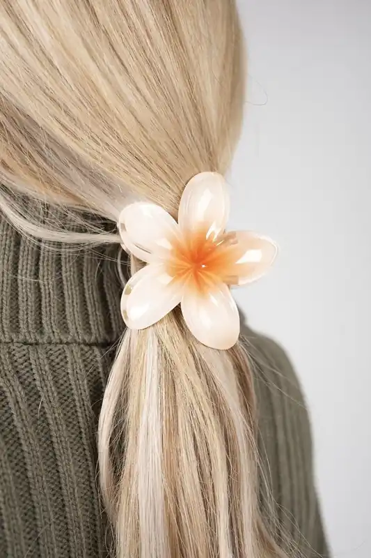 Jameela Flower Shaped Hair Claw Clip - IKRUSH