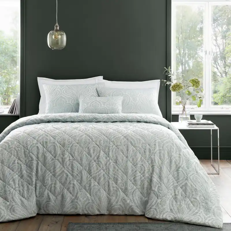 Montpellier Paisley Jacquard Quilted Throw Blanket 200 x 230cm - Portfolio Home