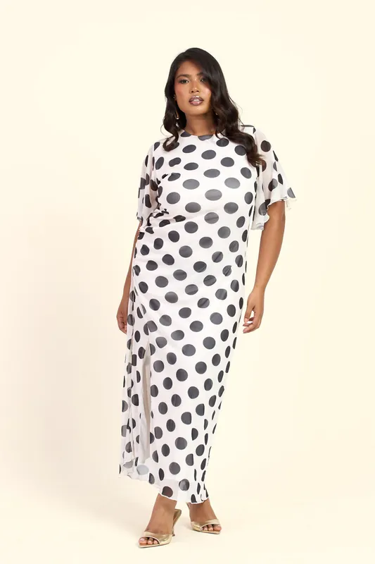 Curve Flutter Sleeve Large Polka Dot Ruched Side Maxi Dress - FASHION-SZN