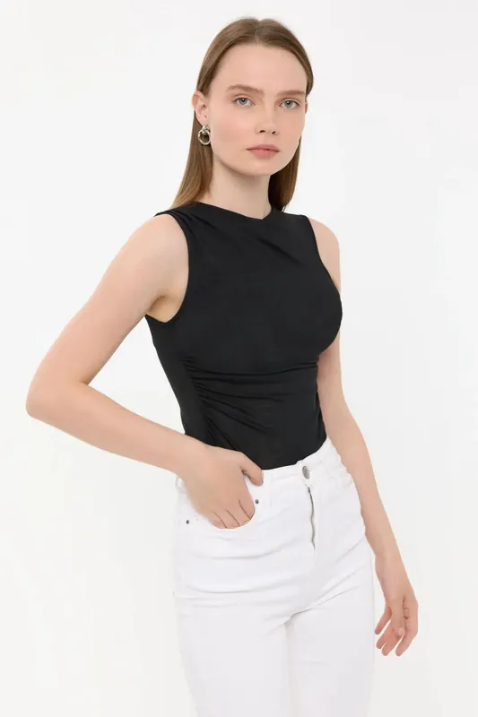 Sleeveless Round Neck Blouse - Hiccup