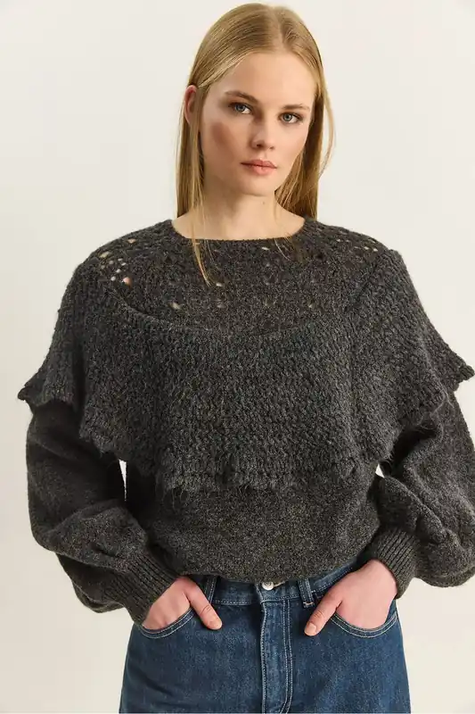 Ribbed Boat Neck Thick Sweater with Frilly Detail - Bianco Lucci