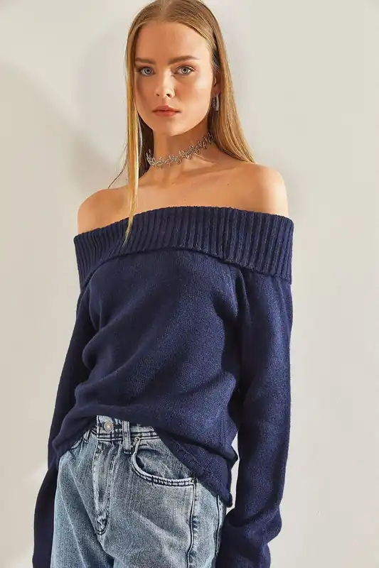 Textured Knitwear Sweater with Madonna Collar - Bianco Lucci