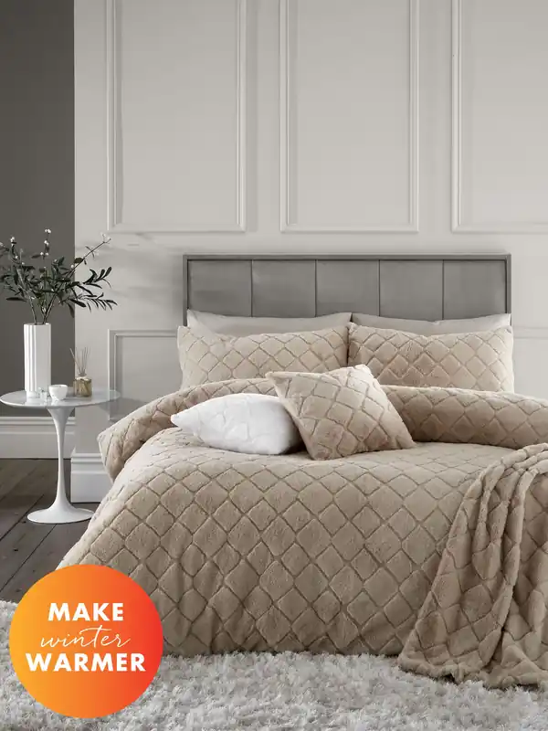 'Cosy Diamond' Soft and Warm Faux Fur Fleece Duvet Cover Set - Catherine Lansfield