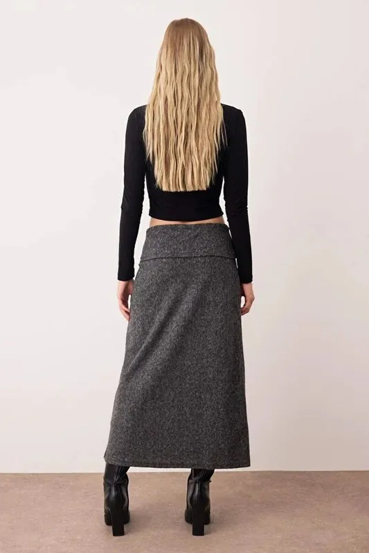 Knitted A-Line Midi Skirt with Folded Waistband