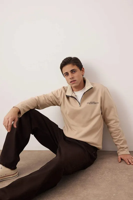 Men’s Regular Fit Slogan Half Zip Sweatshirt - WOVCOR