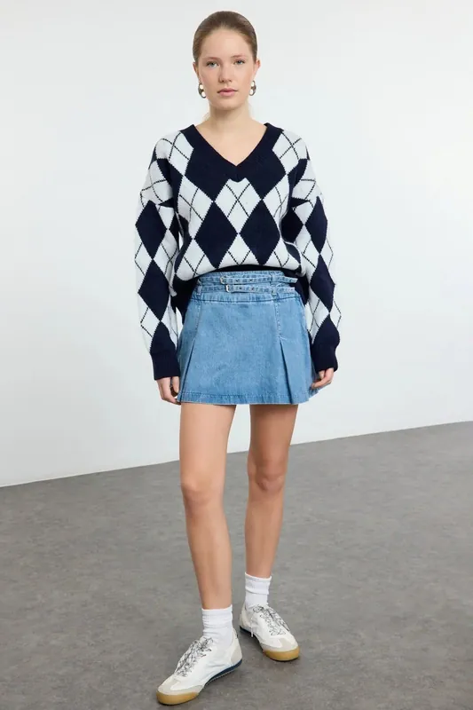 V-Neck Argyle Knit Jumper