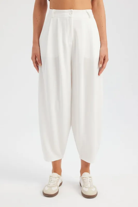 High Waist Pleated Carrot fit Trousers - Hiccup