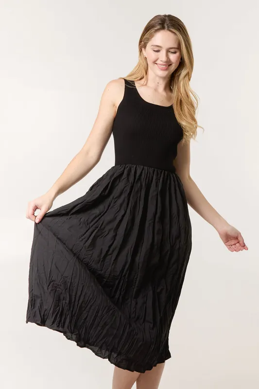 Black Round Neck Crinkled Dress - Blue Vanilla